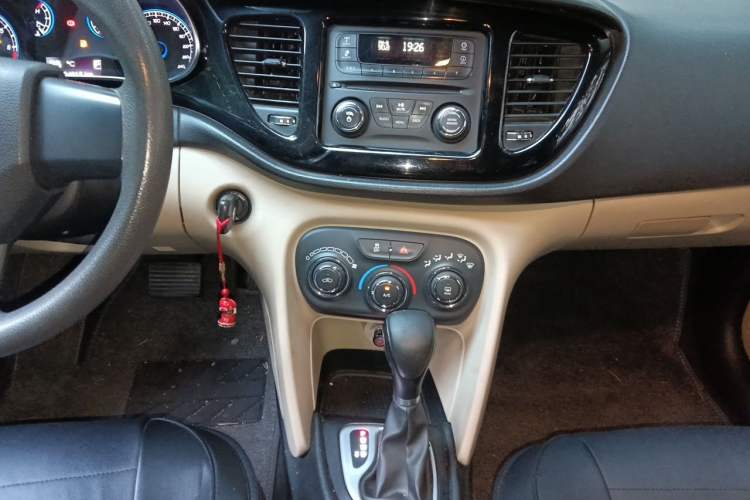 Used Fiat Viaggio 2012 1.4T Automatic Enjoyment Edition Audio And AC Panel