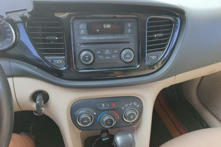 Used Fiat Viaggio 2012 1.4T Automatic Jingxiang Edition Audio And AC Panel