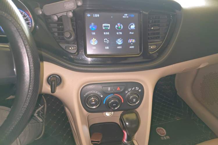 Used Fiat Viaggio 2012 1.4T Automatic Jingxiang Edition Audio And AC Panel