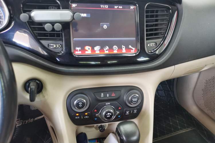 Used Fiat Viaggio 2012 1.4T Automatic Luxury Edition Audio And AC Panel