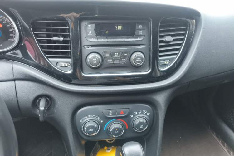 Used Fiat Viaggio 2012 1.4T Automatic Jingxiang Edition Audio And AC Panel