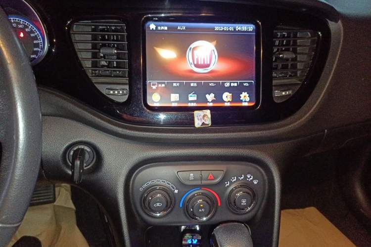 Used Fiat Viaggio 2012 1.4T Automatic Jingxiang Edition Audio And AC Panel