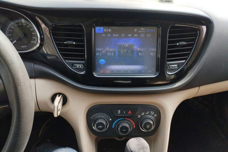 Used Fiat Viaggio 2012 1.4T Automatic Enjoyment Edition Audio And AC Panel