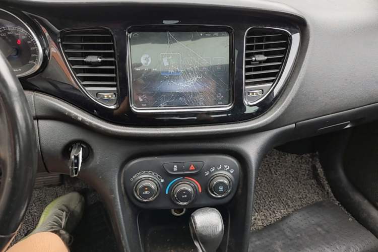 Used Fiat Viaggio 2012 1.4T Automatic Jingxiang Edition Audio And AC Panel