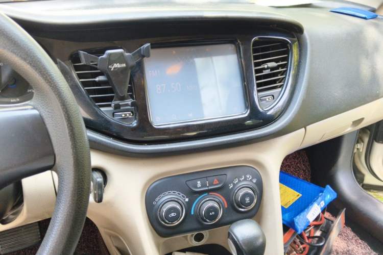 Used Fiat Viaggio 2012 1.4T Automatic Enjoyment Edition Audio And AC Panel