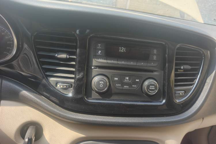 Used Fiat Viaggio 2012 1.4T Automatic Jingxiang Edition Audio And AC Panel