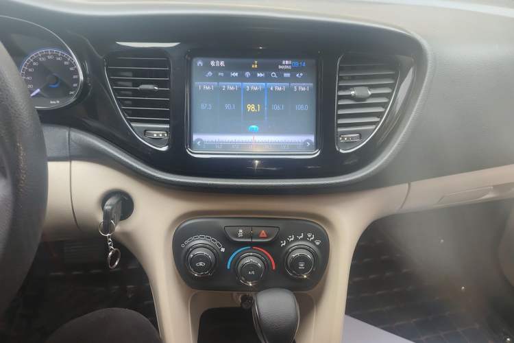 Used Fiat Viaggio 2012 1.4T Automatic Enjoyment Edition Audio And AC Panel