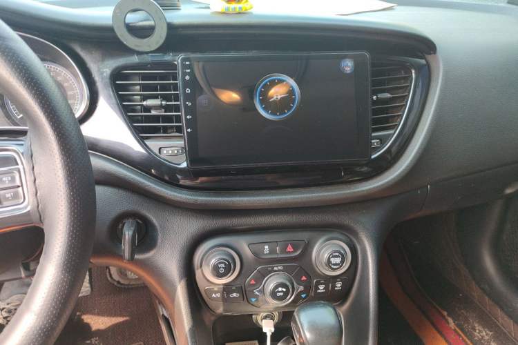 Used Fiat Viaggio 2012 1.4T Automatic Luxury Edition Audio And AC Panel