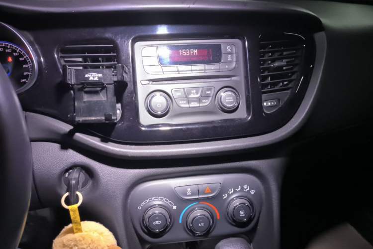 Used Fiat Viaggio 2012 1.4T Automatic Jingxiang Edition Audio And AC Panel