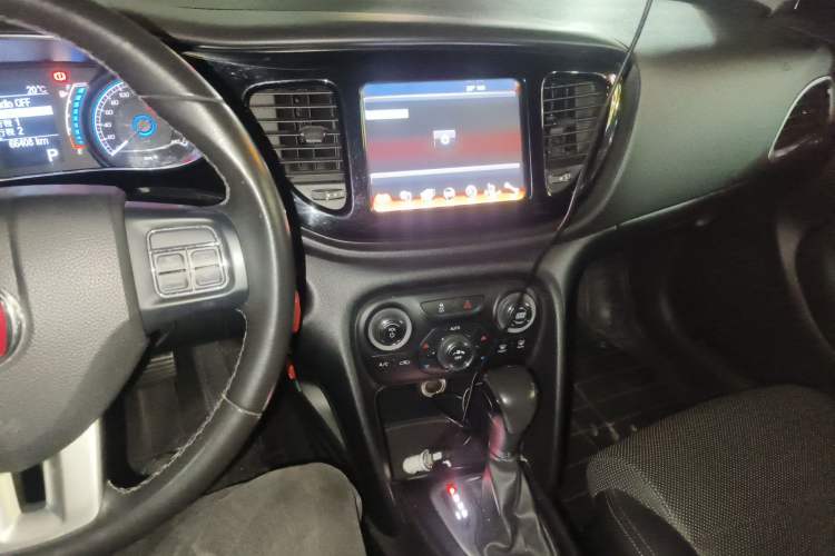 Used Fiat Viaggio 2012 1.4T Automatic Luxury Edition Audio And AC Panel