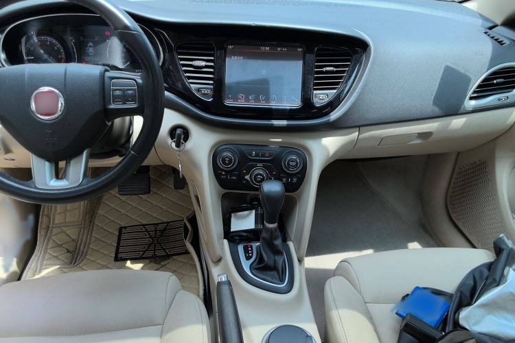 Used Fiat Viaggio 2012 1.4T Automatic Luxury Edition Audio And AC Panel