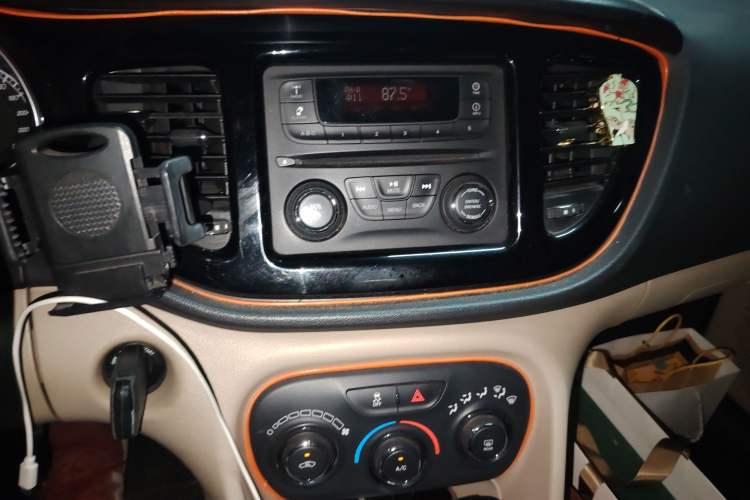 Used Fiat Viaggio 2012 1.4T Automatic Enjoyment Edition Audio And AC Panel