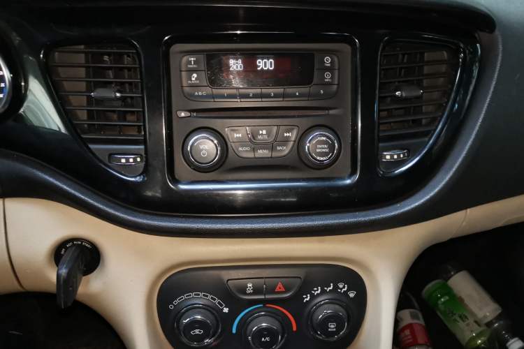 Used Fiat Viaggio 2012 1.4T Automatic Enjoyment Edition Audio And AC Panel