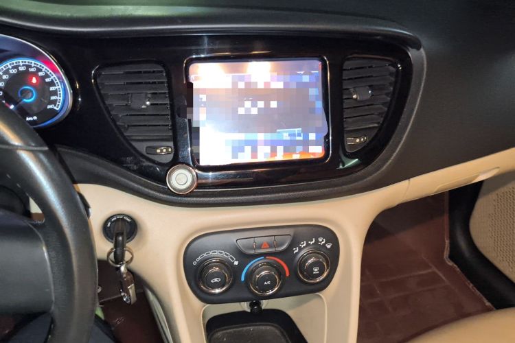 Used Fiat Viaggio 2012 1.4T Manual Enjoyment Edition Audio And AC Panel