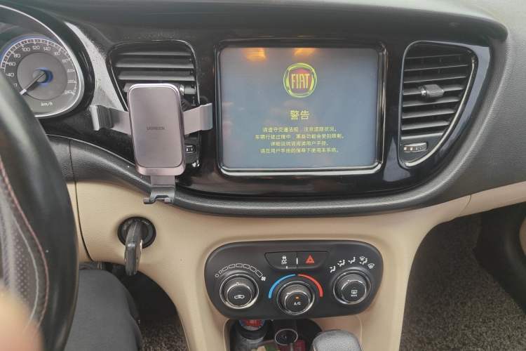 Used Fiat Viaggio 2012 1.4T Automatic Enjoyment Edition Audio And AC Panel