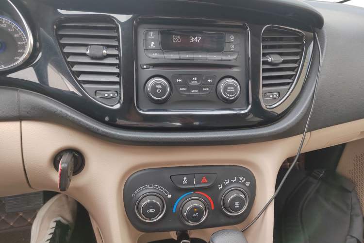 Used Fiat Viaggio 2012 1.4T Automatic Enjoyment Edition Audio And AC Panel