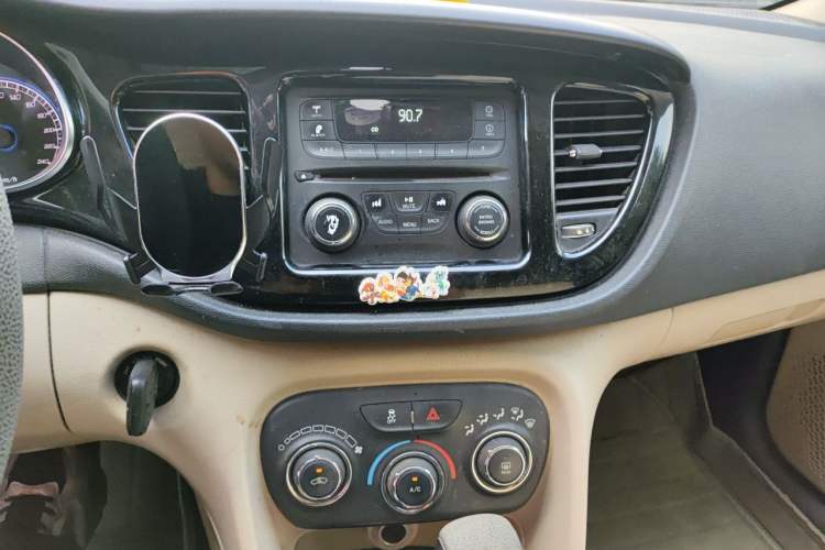 Used Fiat Viaggio 2012 1.4T Automatic Enjoyment Edition Audio And AC Panel