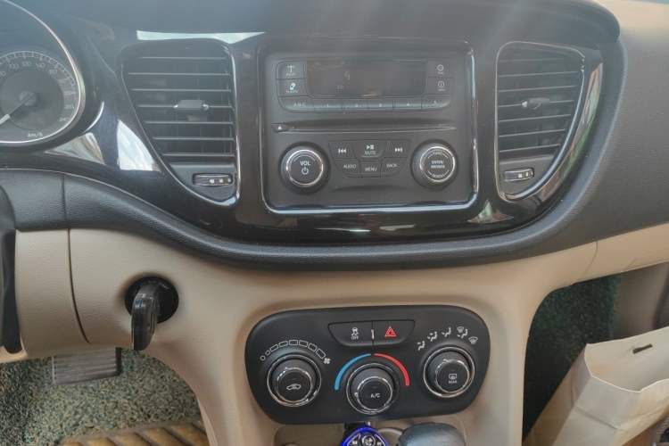 Used Fiat Viaggio 2012 1.4T Automatic Jingxiang Edition Audio And AC Panel