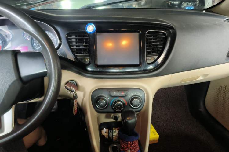 Used Fiat Viaggio 2012 1.4T Automatic Enjoyment Edition Audio And AC Panel