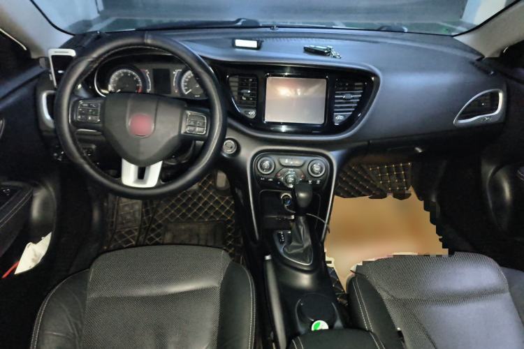 Used Fiat Viaggio 2012 1.4T Automatic Luxury Edition Center Console