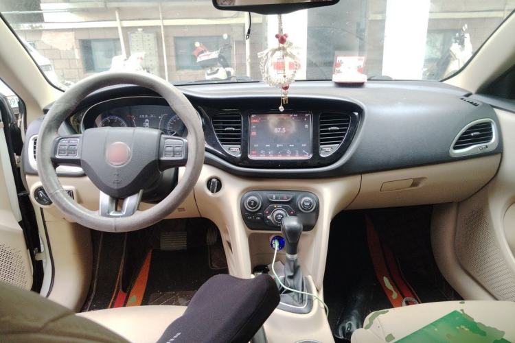 Used Fiat Viaggio 2012 1.4T Automatic Luxury Edition Center Console