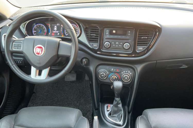 Used Fiat Viaggio 2012 1.4T Automatic Jingxiang Edition Center Console