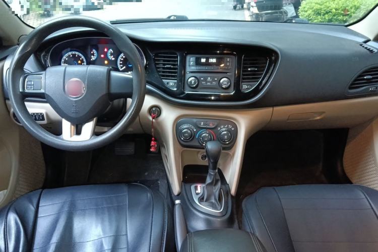 Used Fiat Viaggio 2012 1.4T Automatic Enjoyment Edition Center Console