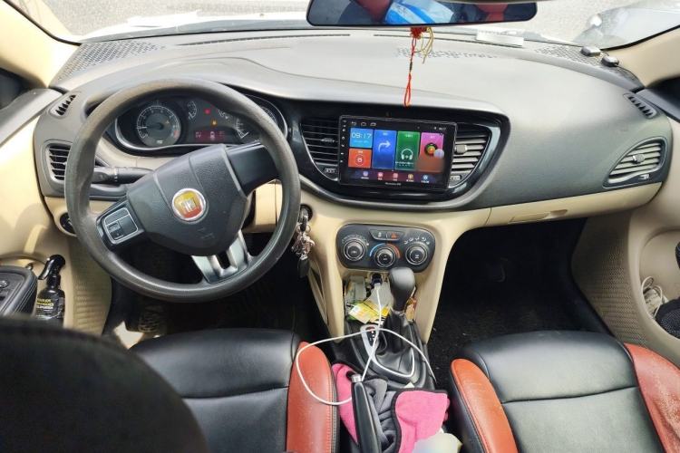 Used Fiat Viaggio 2012 1.4T Automatic Enjoyment Edition Center Console