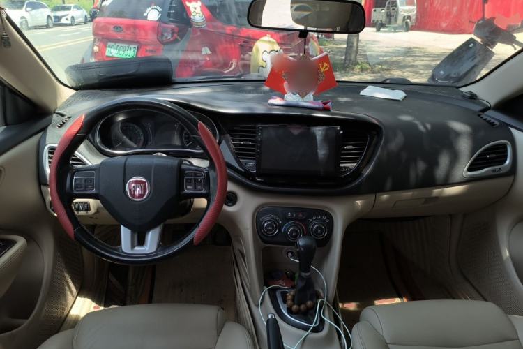 Used Fiat Viaggio 2012 1.4T Automatic Jingxiang Edition Center Console