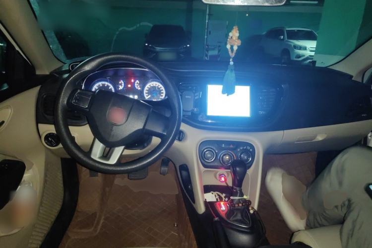 Used Fiat Viaggio 2012 1.4T Automatic Enjoyment Edition Center Console