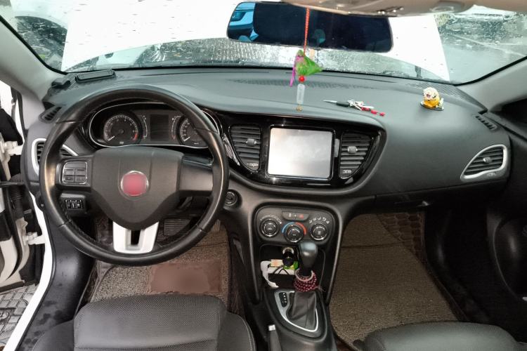 Used Fiat Viaggio 2012 1.4T Automatic Jingxiang Edition Center Console