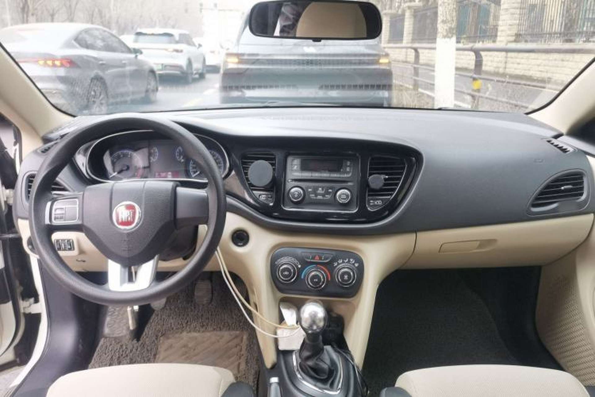 Used Fiat Viaggio 2012 1.4T Manual Enjoyment Edition Center Console