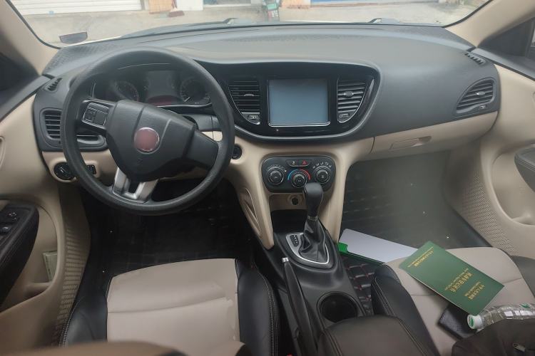Used Fiat Viaggio 2012 1.4T Automatic Enjoyment Edition Center Console