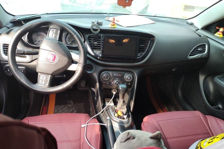 Used Fiat Viaggio 2012 1.4T Automatic Luxury Edition Center Console