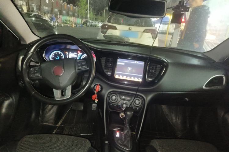 Used Fiat Viaggio 2012 1.4T Automatic Luxury Edition Center Console