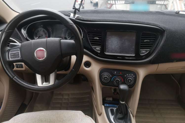 Used Fiat Viaggio 2012 1.4T Automatic Jingxiang Edition Center Console