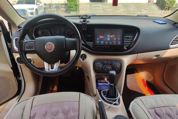 Used Fiat Viaggio 2012 1.4T Automatic Jingxiang Edition Center Console