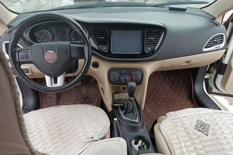 Used Fiat Viaggio 2012 1.4T Automatic Enjoyment Edition Center Console