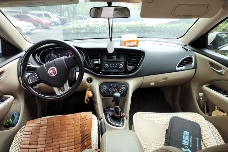 Used Fiat Viaggio 2012 1.4T Automatic Jingxiang Edition Center Console
