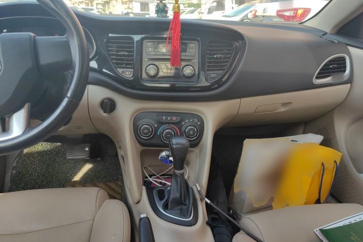 Used Fiat Viaggio 2012 1.4T Automatic Jingxiang Edition Center Console