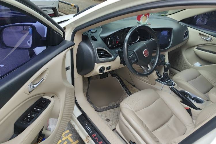 Used Fiat Viaggio 2012 1.4T Automatic Jingxiang Edition Driver Seat