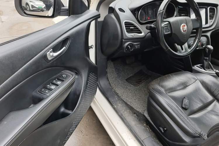 Used Fiat Viaggio 2012 1.4T Automatic Jingxiang Edition Driver Seat