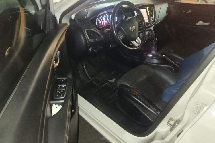 Used Fiat Viaggio 2012 1.4T Automatic Luxury Edition Driver Seat