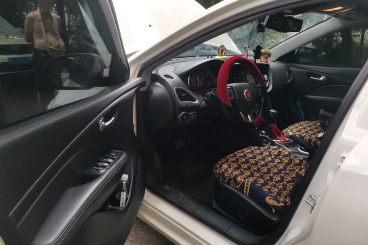 Used Fiat Viaggio 2012 1.4T Automatic Luxury Edition Driver Seat