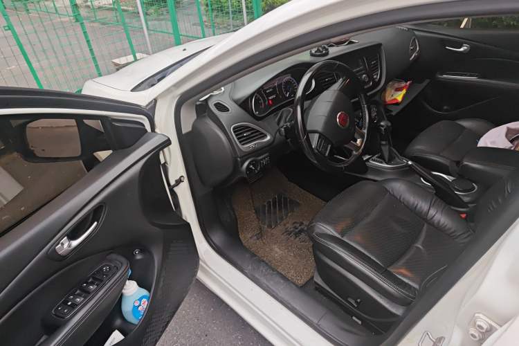 Used Fiat Viaggio 2012 1.4T Automatic Jingxiang Edition Driver Seat