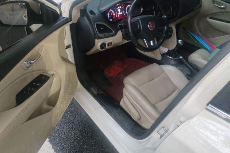 Used Fiat Viaggio 2012 1.4T Manual Enjoyment Edition Driver Seat