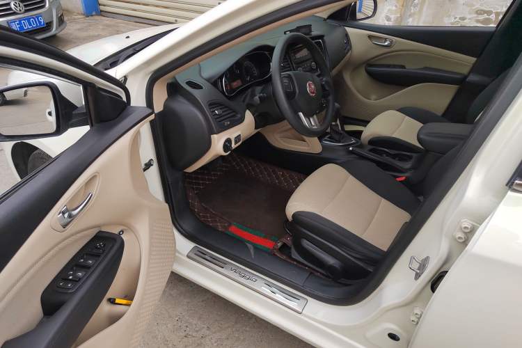 Used Fiat Viaggio 2012 1.4T Automatic Enjoyment Edition Driver Seat