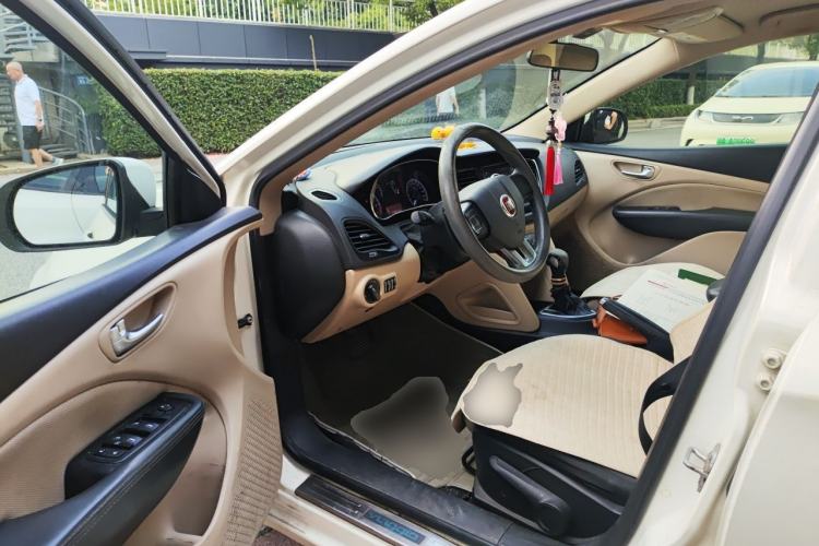 Used Fiat Viaggio 2012 1.4T Automatic Enjoyment Edition Driver Seat