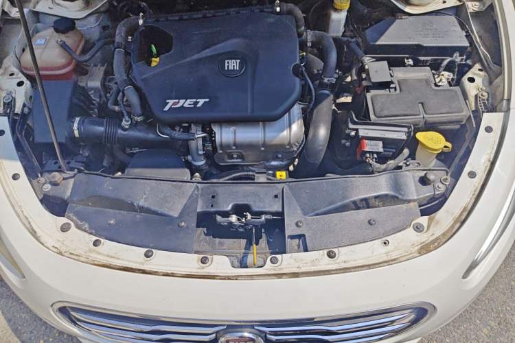 Used Fiat Viaggio 2012 1.4T Automatic Jingxiang Edition Engine Bay