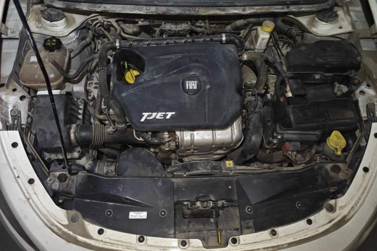 Used Fiat Viaggio 2012 1.4T Automatic Enjoyment Edition Engine Bay